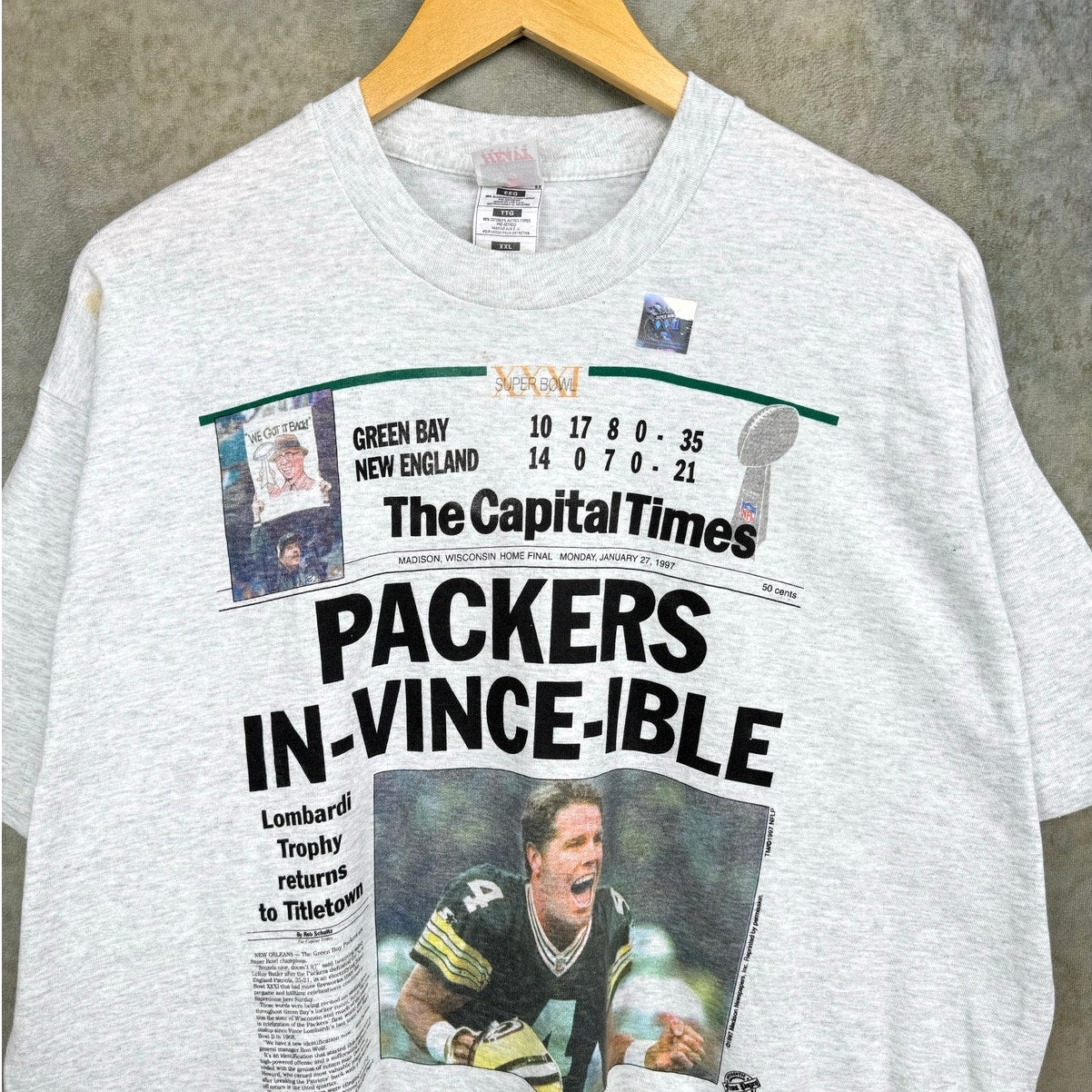 VTG 1997 Green Bay Packers/Brett Favre Super Bowl Newspaper Tee XXL