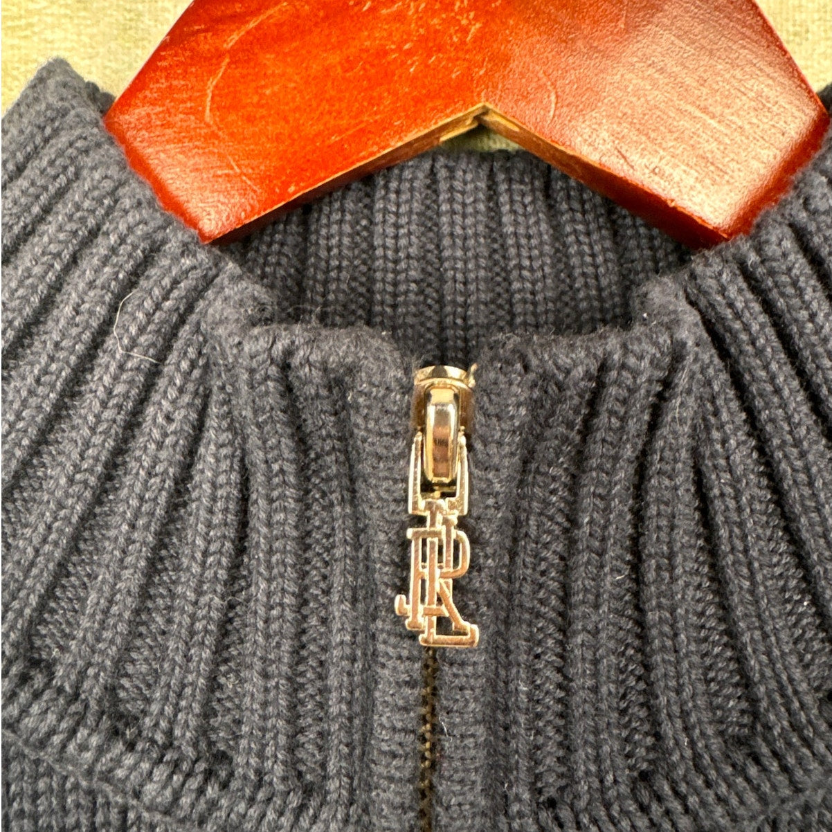 VTG 90s Ralph Lauren Cookie Crest Sweater M