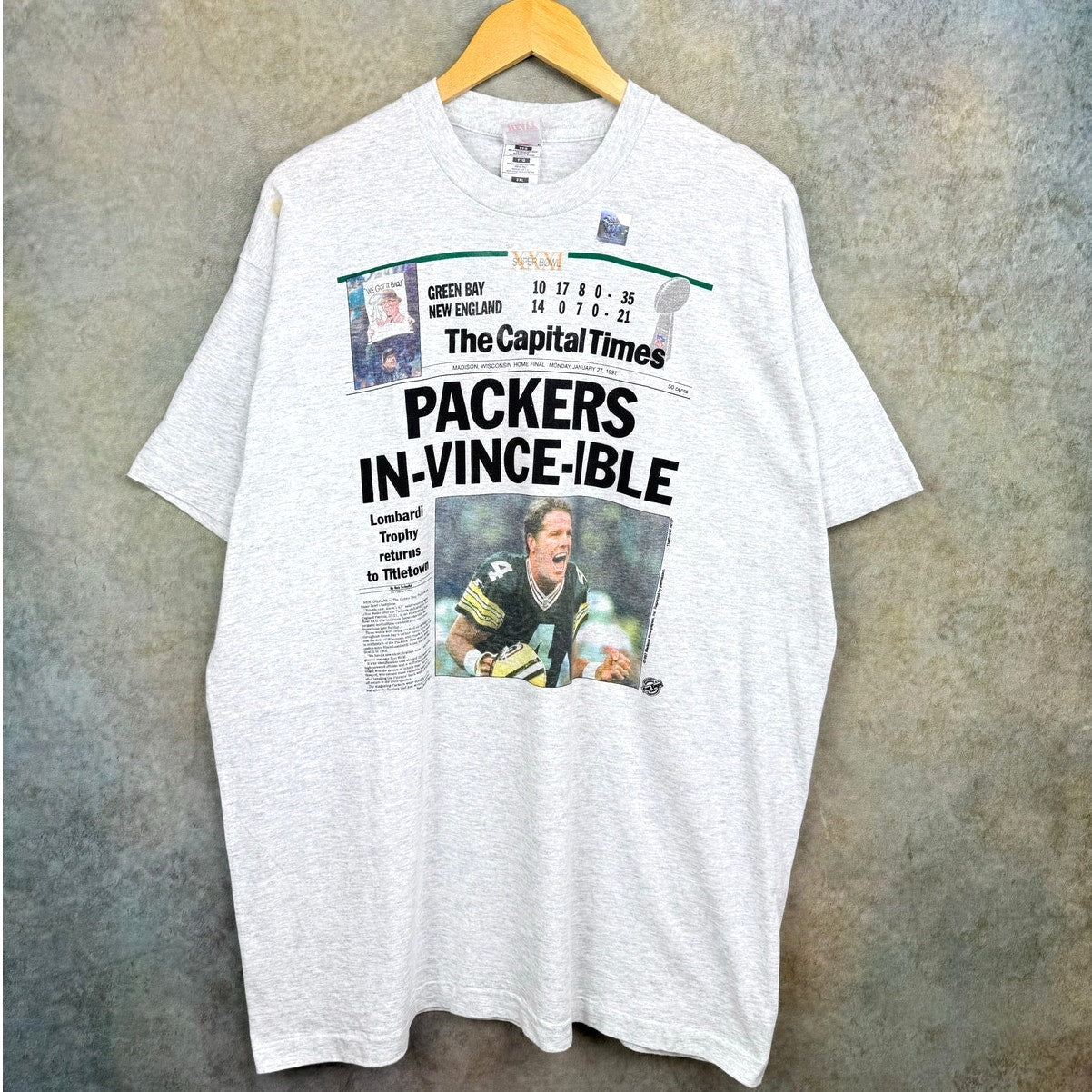VTG 1997 Green Bay Packers/Brett Favre Super Bowl Newspaper Tee XXL