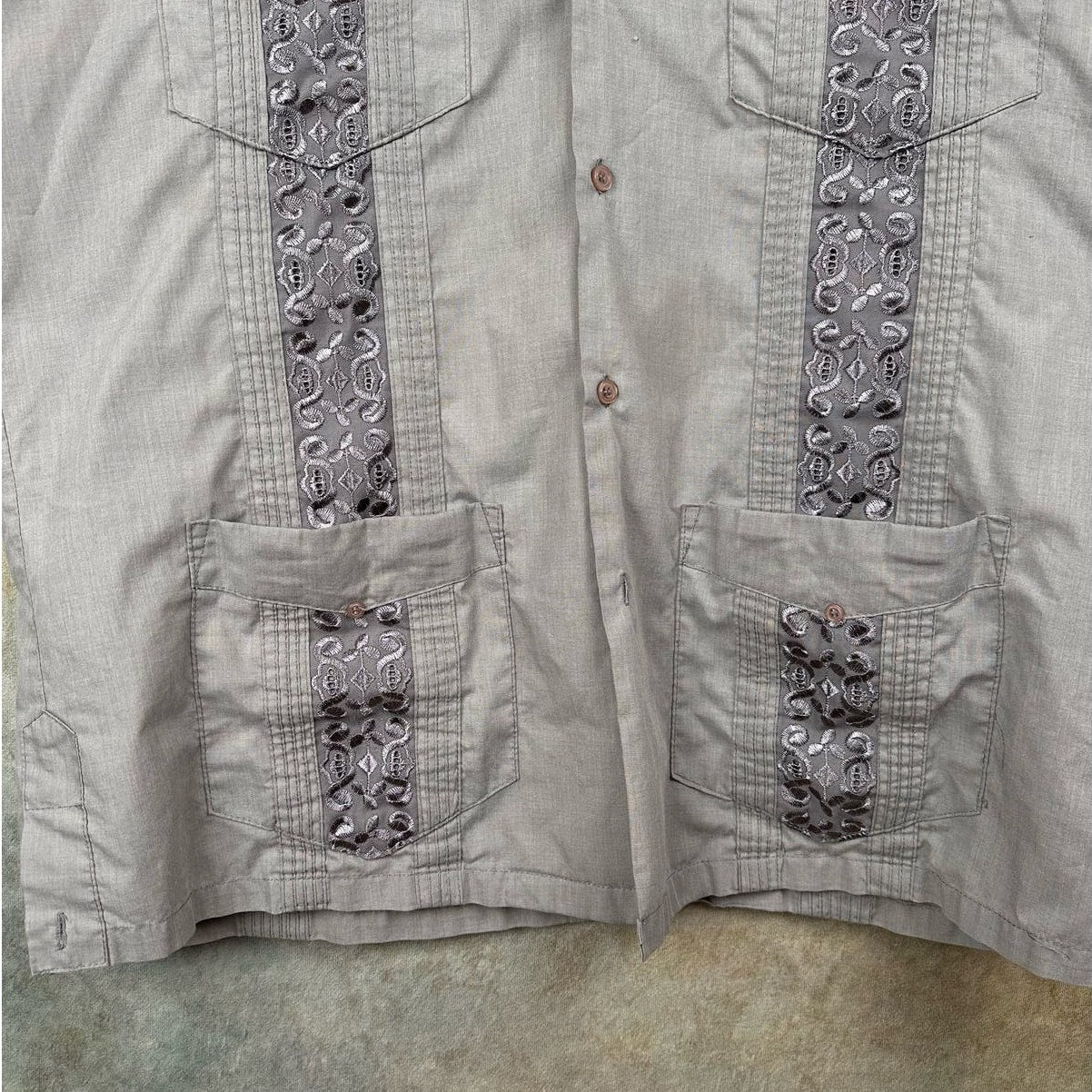 Y2K Gray Button Up Short Sleeve Shirt  L