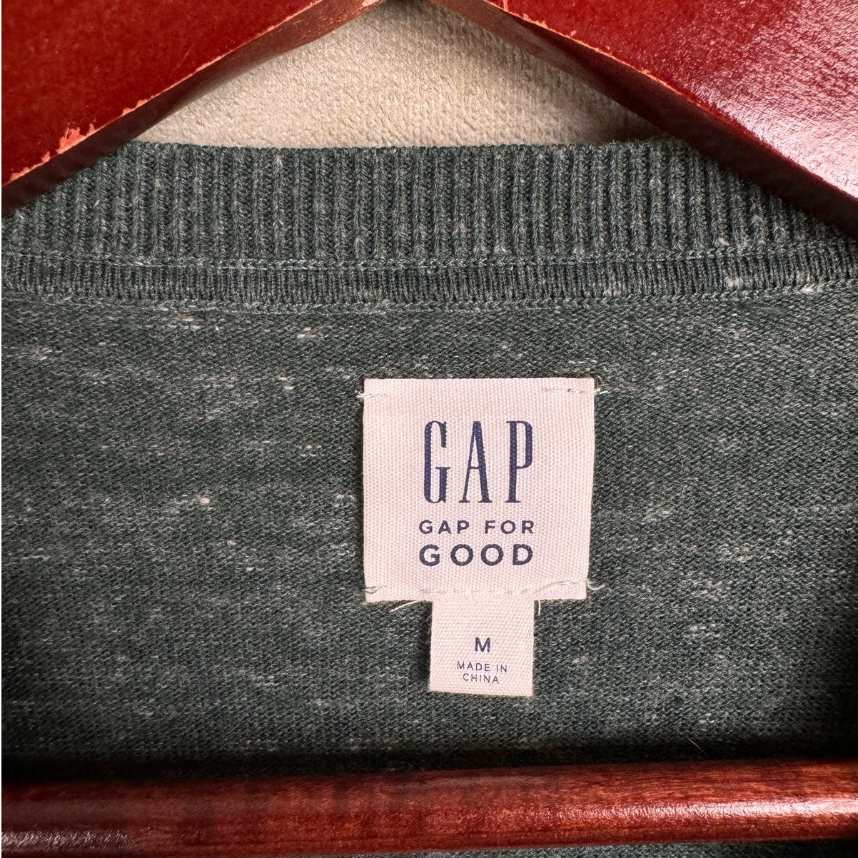 2000s Gap V Neck Knit Sweater M