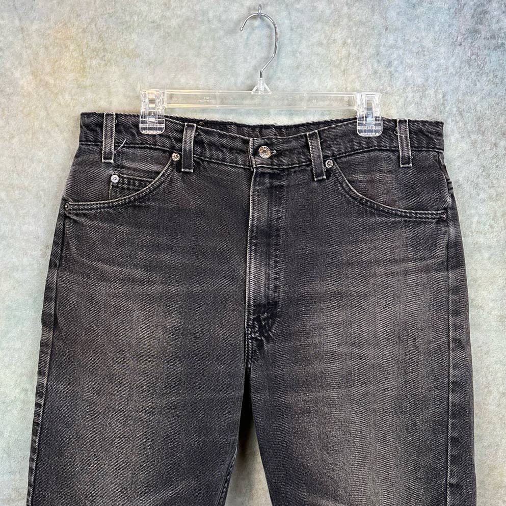 Vintage Levis 505 Jean Shorts 38