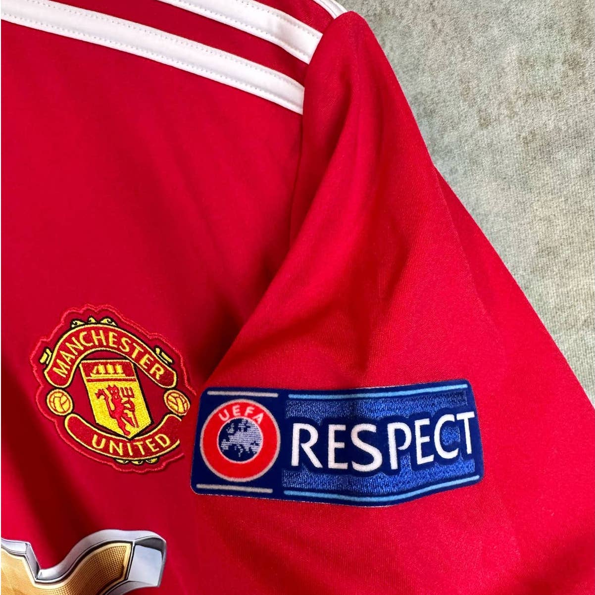 Manchester United Soccer Jersey L