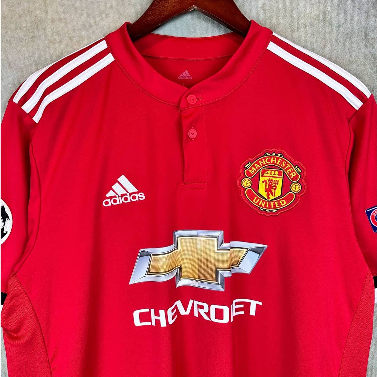 Manchester United Soccer Jersey L