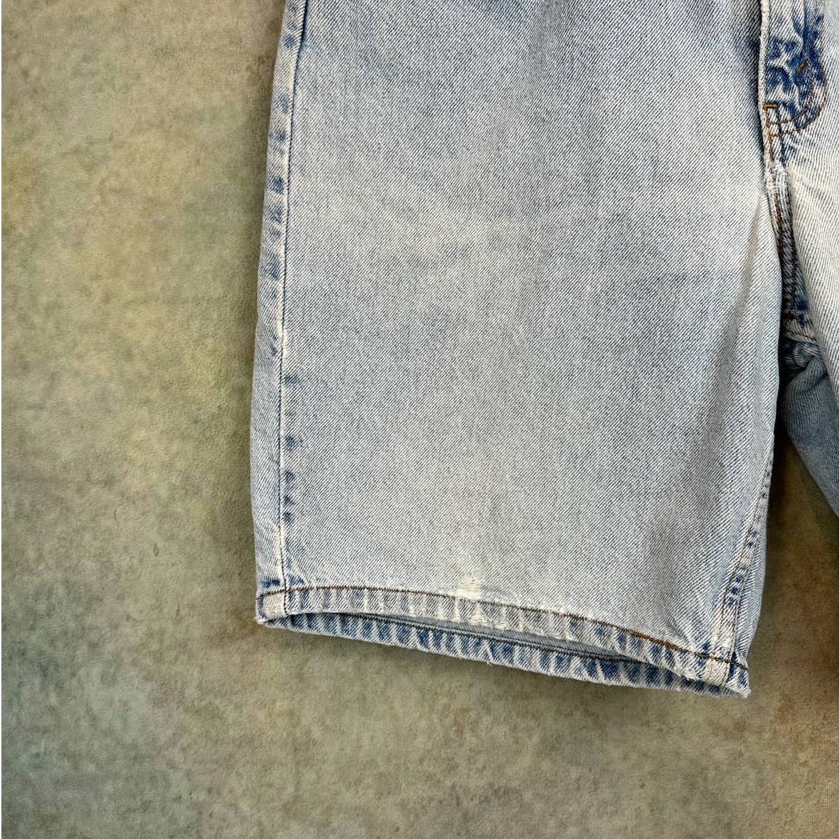 Vintage Levis 550 Jean Shorts 36