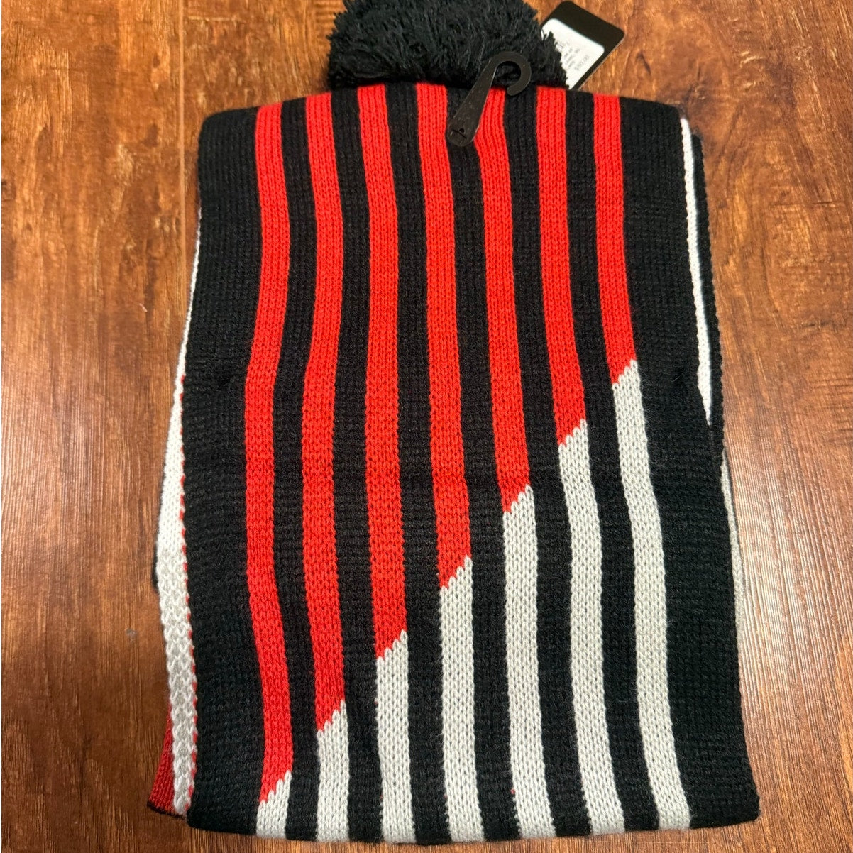 Atlanta Falcons NFL Beanie / Scarf Set NWT $50 MSRP Red Black Football Sports