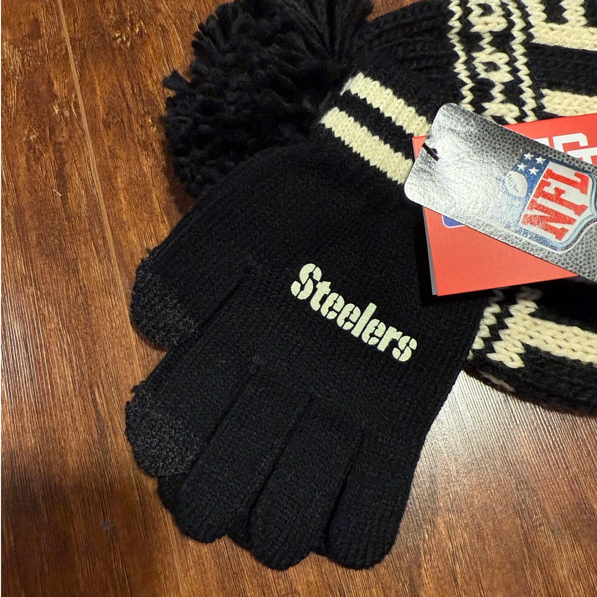 Pittsburgh Steelers Ultra Game NFL Beanie Hat Gloves Set NWT $50 MSRP Black
