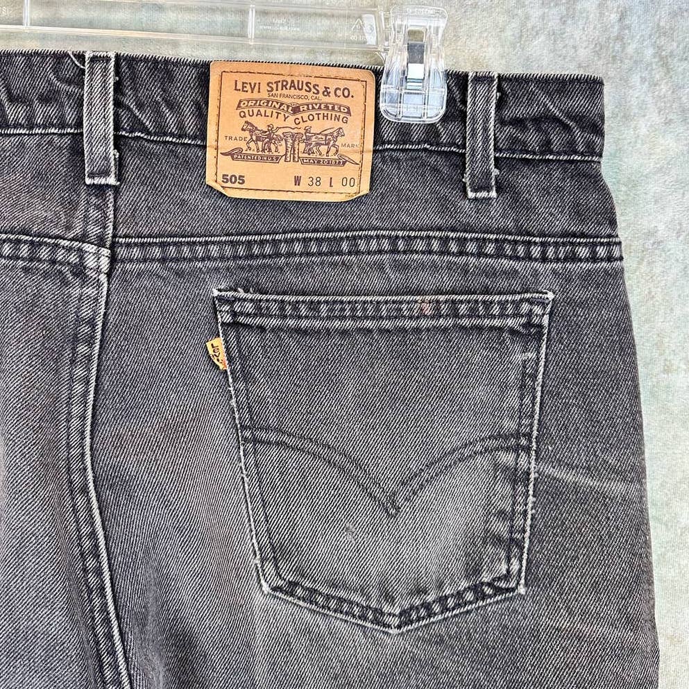 Vintage Levis 505 Jean Shorts 38