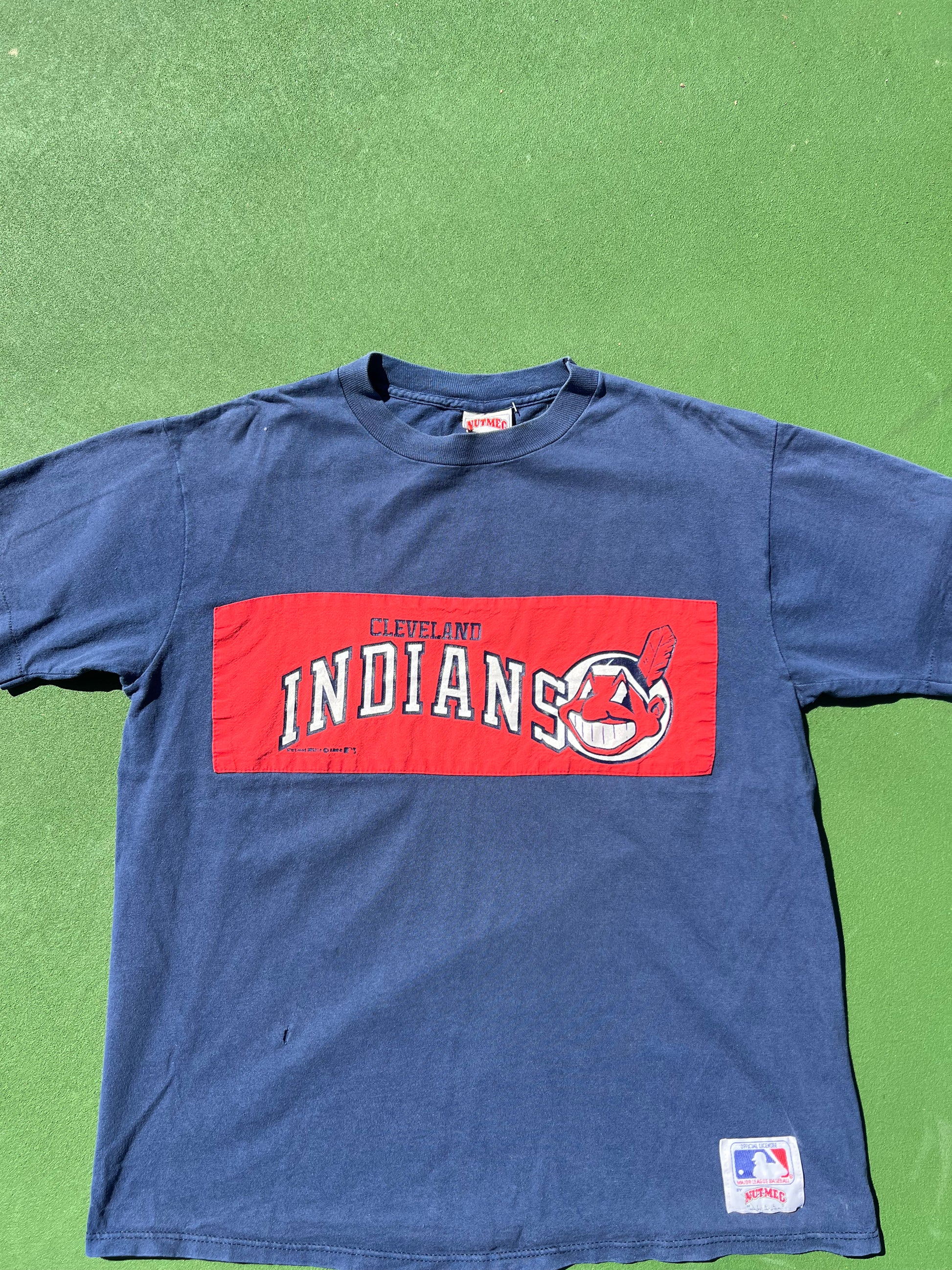 Vintage 90s MLB Cleveland Indians Tee Shirt – Thrift Haven Vintage &  Streetwear